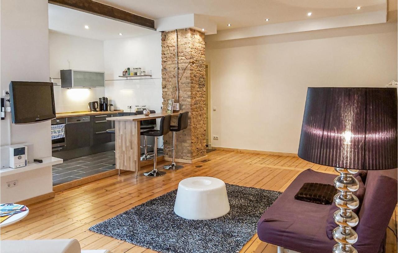 1 Bedroom Gorgeous In Apartment *